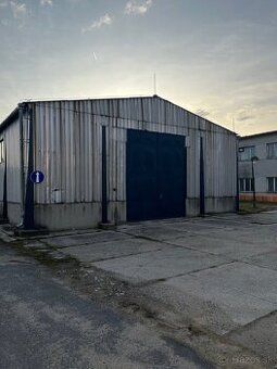 Pronajímáme halu 480 m2 ve výborném stavu. Hala se nachází