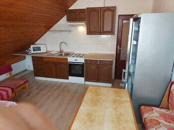 Здається в оренду 1,5 кімнатна квартира 45 м².Лише 5 км від