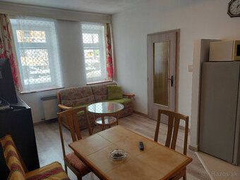 Здається в оренду 1,5 кімнатна квартира 45 м².Лише 5 км від