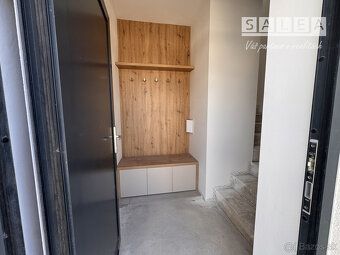 Typ: Rodinný dům Ulice: - Obec: Krakovany Prodejní nabídka