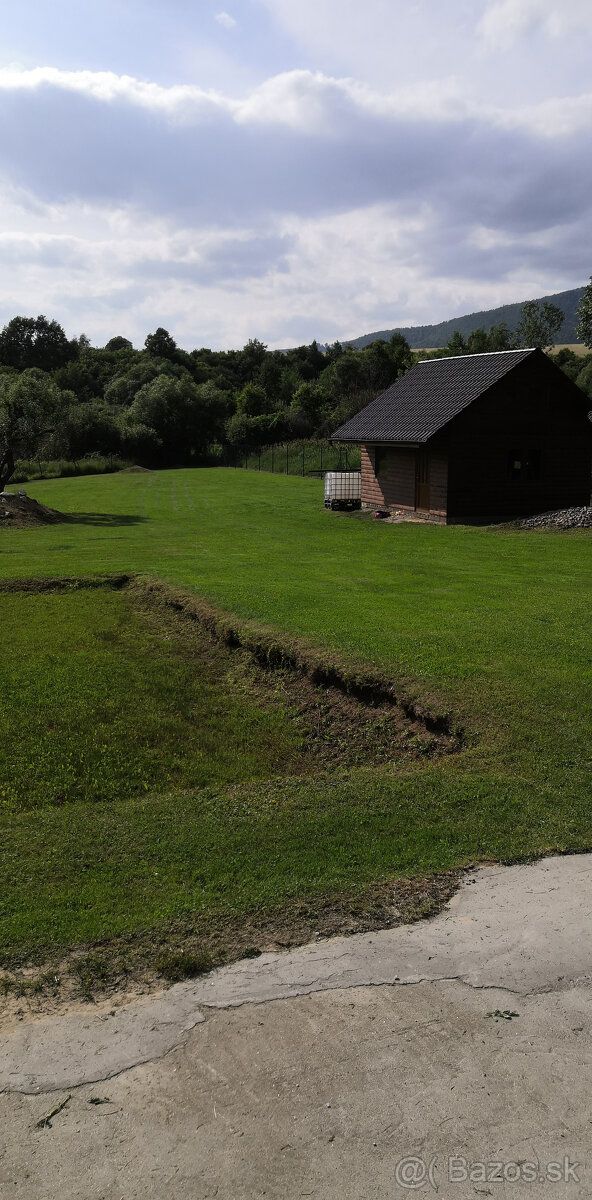 Prodám pozemek v obci Chyžné. Plocha pozemku přesahuje 2000