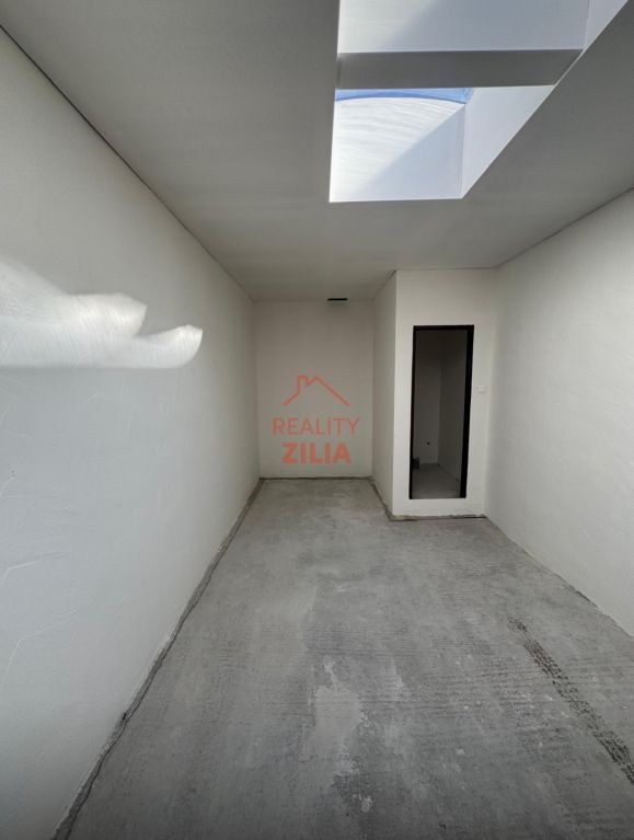 Nabízím k pronájmu prostornou garáž o ploše 38 m² ve Vodní