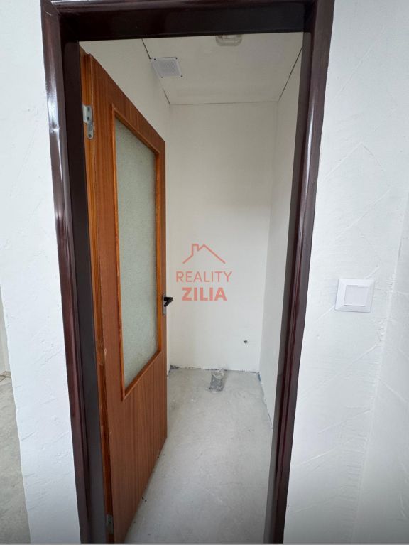 Nabízím k pronájmu prostornou garáž o ploše 38 m² ve Vodní