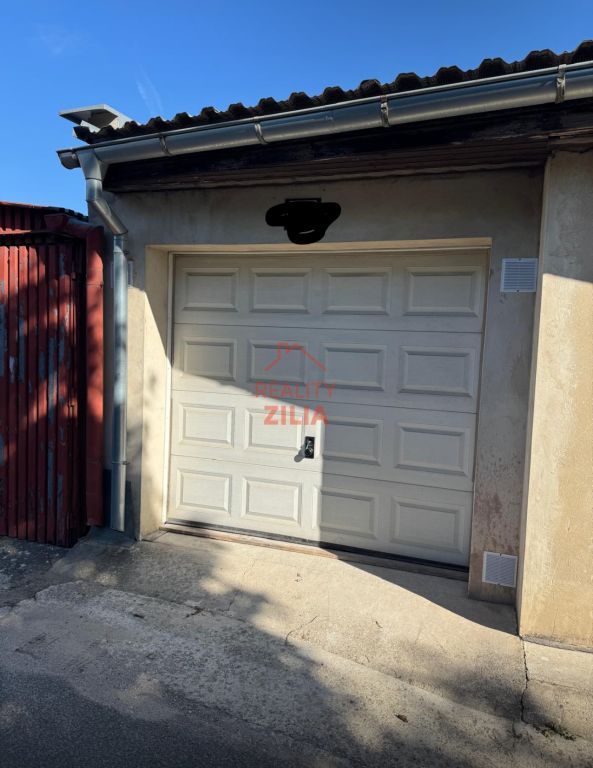 Nabízím k pronájmu prostornou garáž o ploše 38 m² ve Vodní