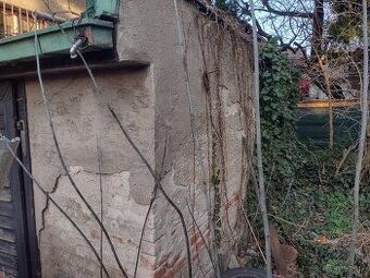 Nabízím k pronájmu prostornou garáž o ploše 38 m² ve Vodní