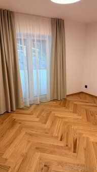 MODERNÁ NOWOCIESZKA Z WŁASNYM ODWIERTEM – Dom w Koszycach