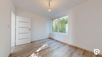 RadoRealty oferuje na sprzedaż nowoczesny i przestronny