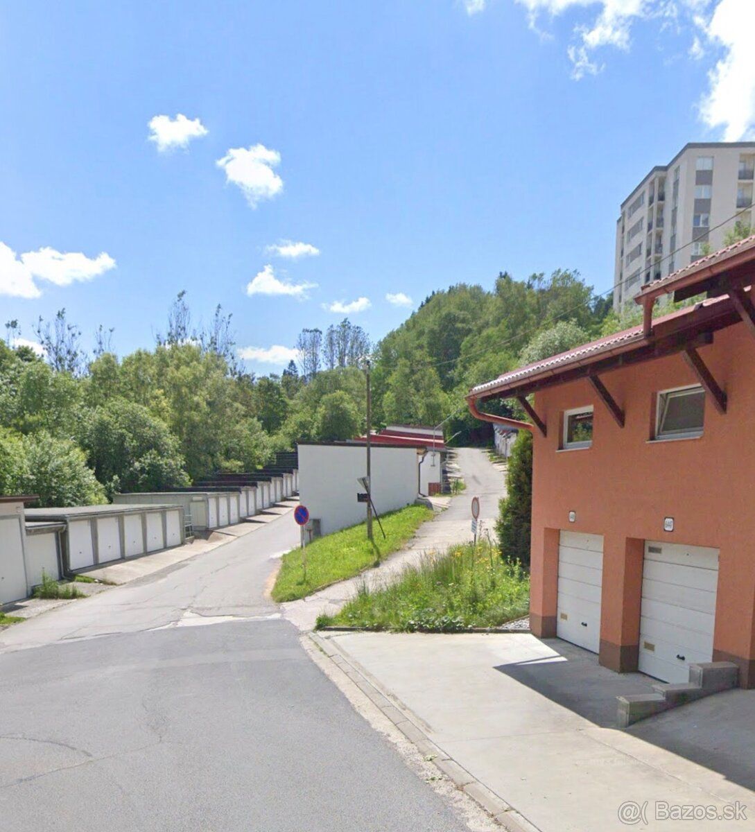 Dobrý den, nabízím k dlouhodobému pronájmu garáž v Žarcích