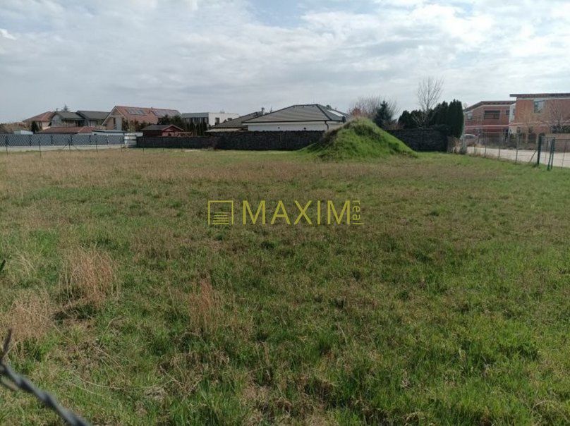 Nabízíme k prodeji stavební pozemek o ploše 721 m² v