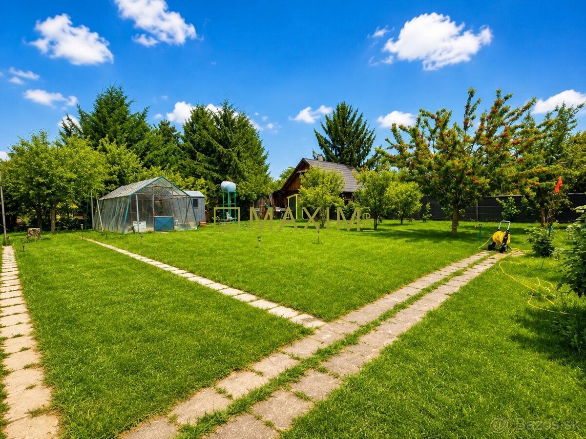 We offer an attractive plot for sale with an area of 485