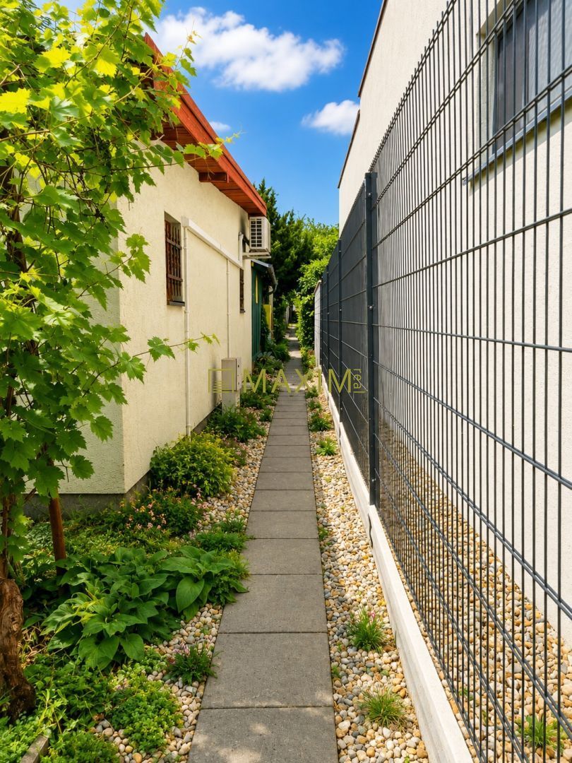 We offer an attractive plot for sale with an area of 485