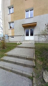 Тип: 2-кімнатна квартира Вулиця: Ломенá Оселіще