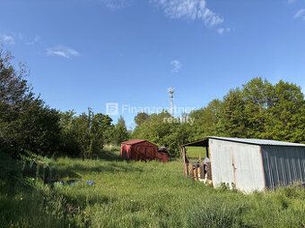 4 ÁR POZEMOK SO STAVEBNÝM POVOLENÍM V CENTRE MESTA - KOMENSK