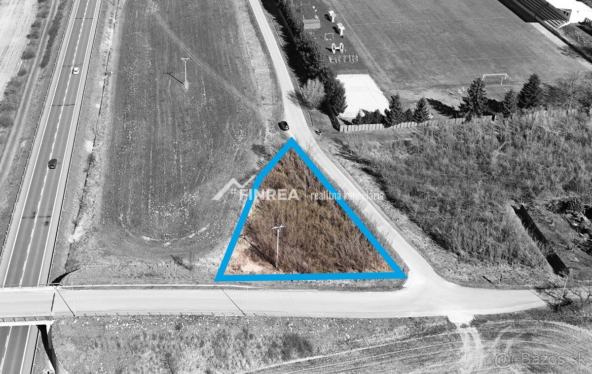 Oferujemy na sprzedaż działkę o powierzchni około 1000 m²