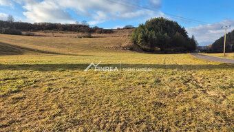 Nabízíme k prodeji slunnou rovinatou parcelu o ploše 6769
