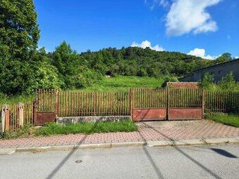 We offer for sale a spacious plot of land measuring 1,779