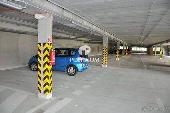 Typ: Garáže a parkovací místa Ulice: Jégého Městská část