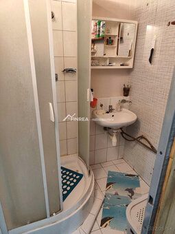Przedstawiamy przestronny 4-pokojowy apartament w spokojnej