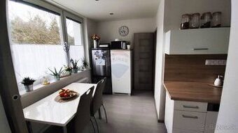 Nabízím 2 - pokojový byt o výměře 57 m2 k pronájmu za cenu