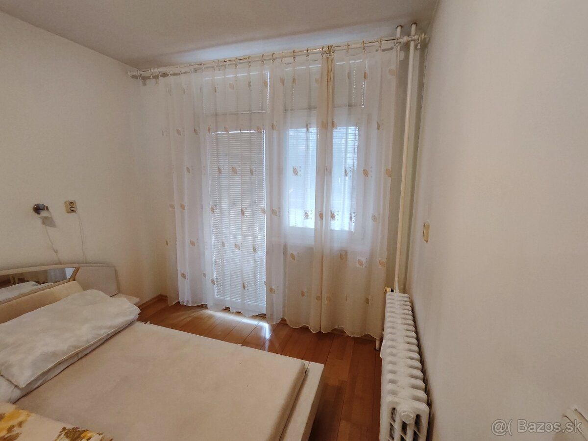 Nabízím 2 - pokojový byt o výměře 57 m2 k pronájmu za cenu
