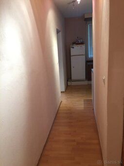 Даю в оренду 4-кімнатну квартиру у Баньовцях над Бебравою