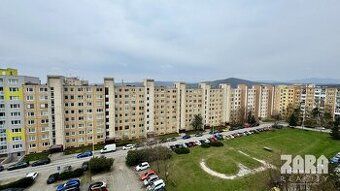 Продається просторий 3-кімнатна квартира на житловому