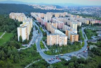 Продається просторий 3-кімнатна квартира на житловому