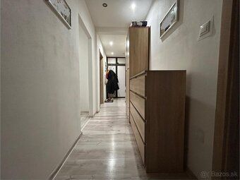 We offer for sale a completely renovated three-room
