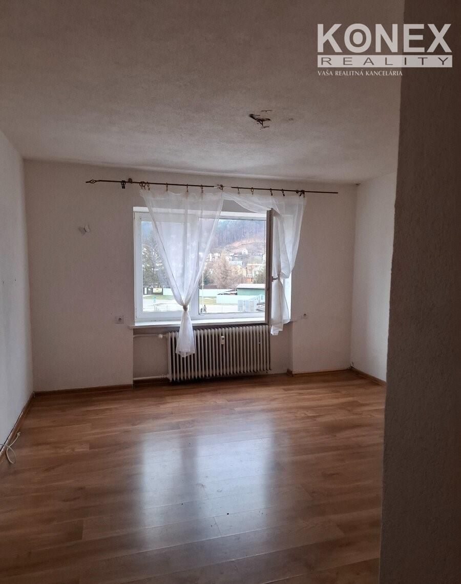 ID:4147 Oferujemy na sprzedaż dwupokojowe mieszkanie w