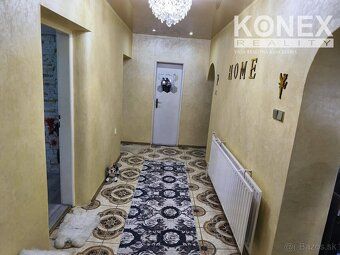 ID:4158 Пропонуємо просторий односімейний будинок у тихому