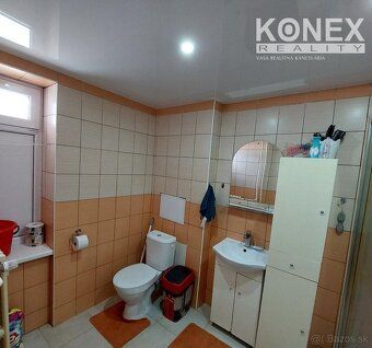 ID:4159 We offer for sale a spacious 3-bedroom apartment at