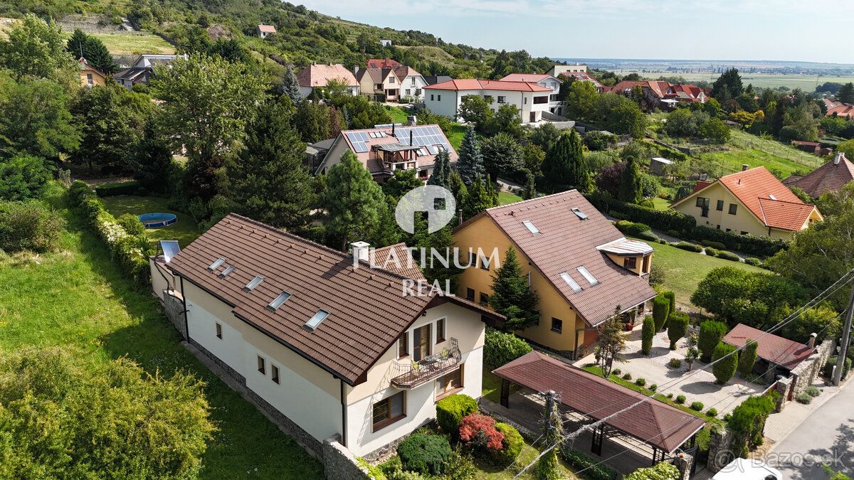 Typ: Rodinný dům Obec: Svatý Jur PLATINUM REAL vám ve