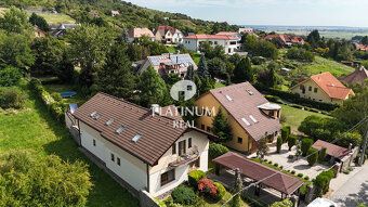 Typ: Rodinný dům Obec: Svatý Jur PLATINUM REAL vám ve