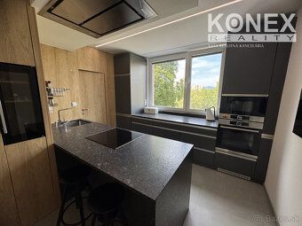 ID:4239 Nabízíme vám jedinečný a DOKONALE VYBAVENÝ