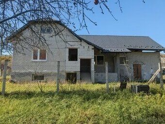 ID:4323 Пропонуємо на продаж односімейний будинок в селі