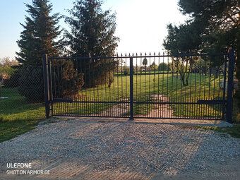 pronajmu rovinatou zahradu ohrazenou v Nitře v dosahu MHD