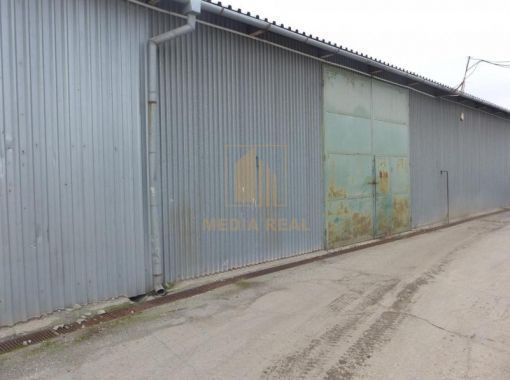 Nabízíme k pronájmu skladové prostory o ploše cca. 300 m2 v