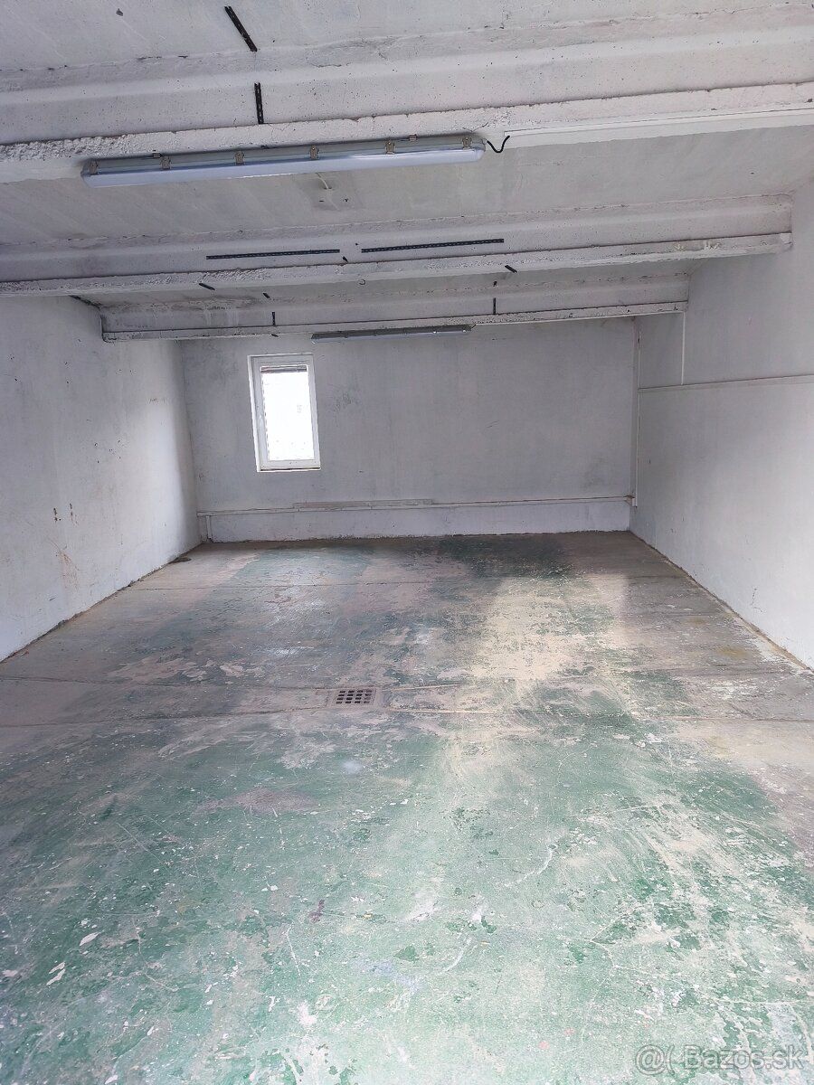 Sklad Vajnory U starého letiště - zvýšený 2 sklad 44 m²