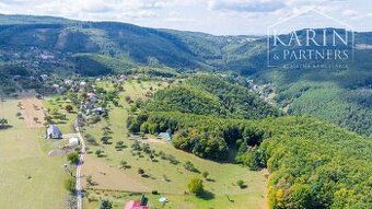 🌲 Hledáte místo, kde se ráno probouzíte s výhledem na