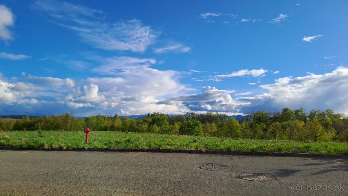 Sprzedamy lukratywną działkę budowlaną w pięknym otoczeniu