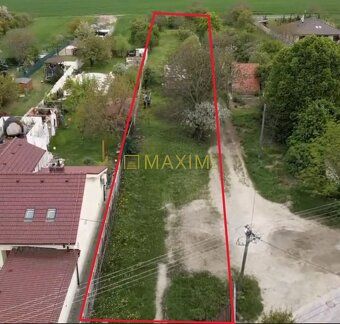 Ponúkame na predaj pozemok o výmere 1865 m2 v obci Most pri 