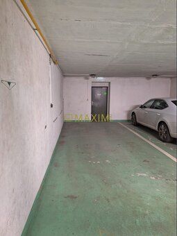 Oferujemy długoterminowy wynajem miejsca parkingowego w
