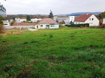 Ми пропонуємо вам на продаж кілька ділянок та пайових