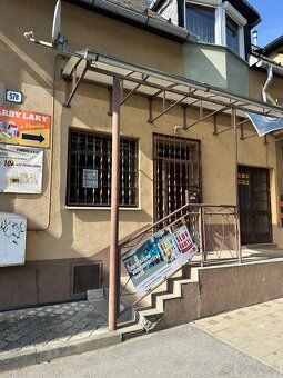 Пропоную приміщення в оренду площею 25 м². Одне велике