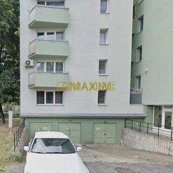 Продається паркувальне місце на даху паркувального будинку