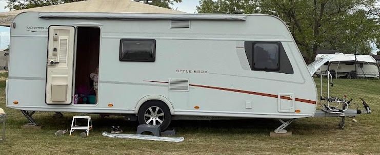 Hledám k pronájmu ideální zastřešené místo pro parkování