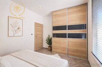 REZERVOVANÉ – MODERNÍ 4-KUUBÝ BYT S 2 PARKOVACÍMI MÍSTY |