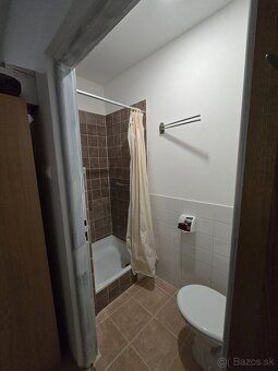 Nabízím garsonku k pronájmu - Jurigovo náměstí 436/3 841 04