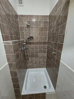 Nabízím garsonku k pronájmu - Jurigovo náměstí 436/3 841 04
