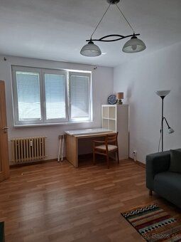 Nabízím k pronájmu útulný a kompletně zařízený 2-pokojový